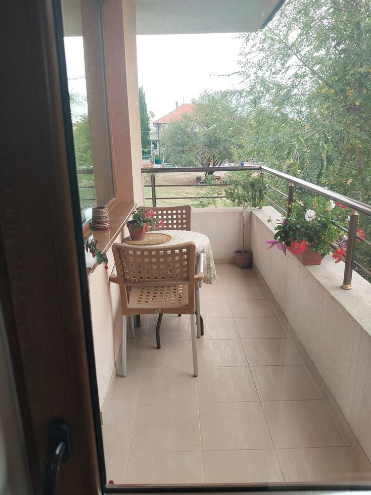 Просторна триетажна еднофамилна къща в центъра на Равда – комфорт, престиж и пълна самостоятелност