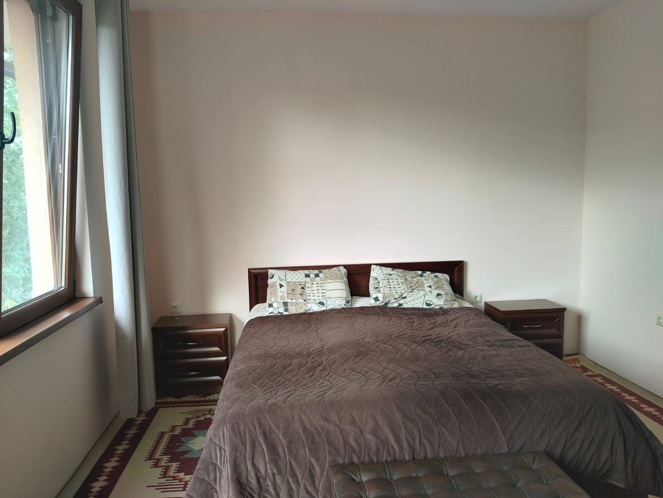 Просторна триетажна еднофамилна къща в центъра на Равда – комфорт, престиж и пълна самостоятелност