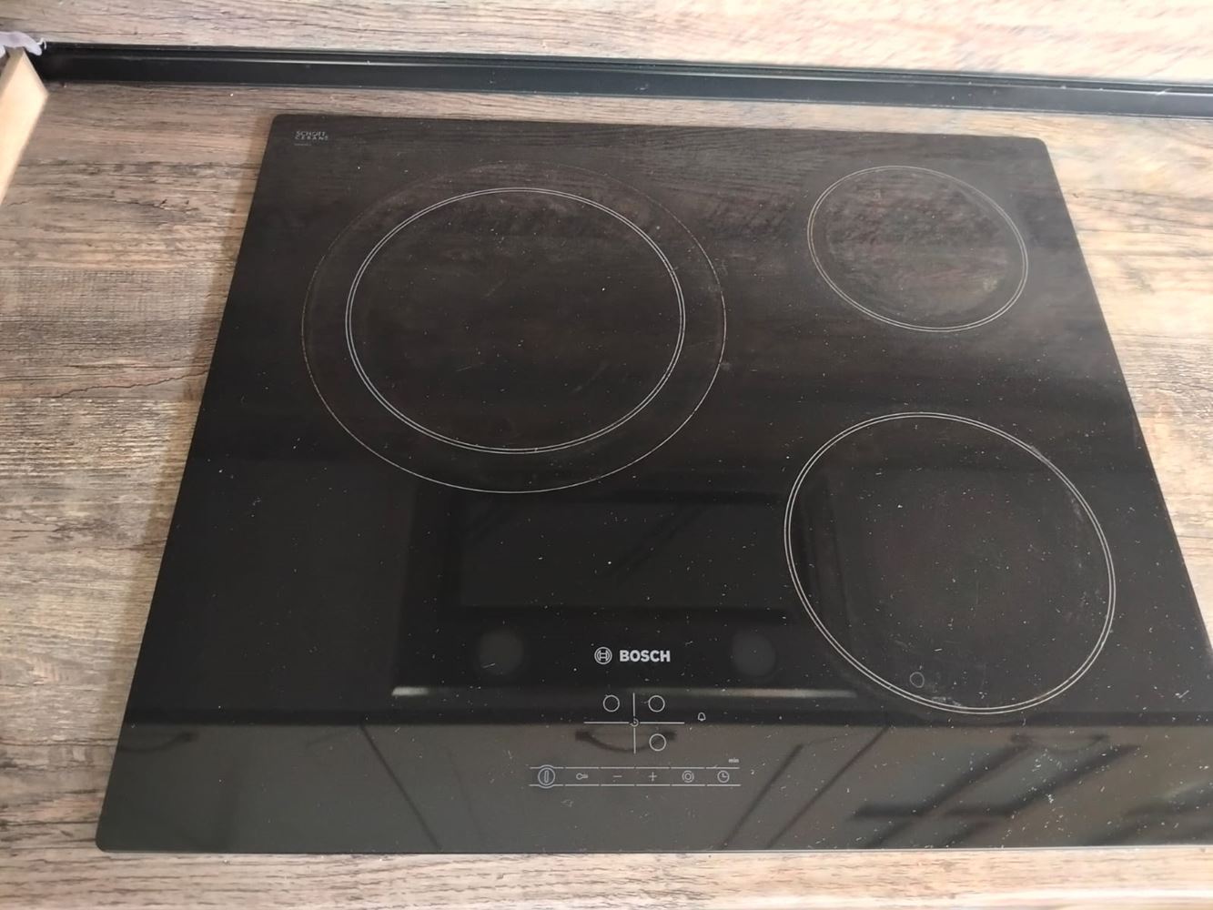 Просторна триетажна еднофамилна къща в центъра на Равда – комфорт, престиж и пълна самостоятелност