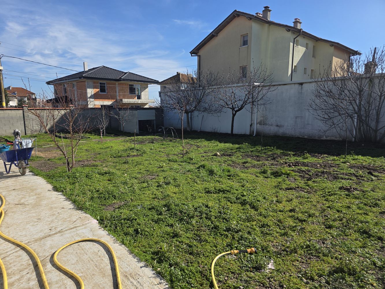 Прекрасна самостоятелна къща с двор в село Тънково – уют и спокойствие близо до Слънчев Бряг