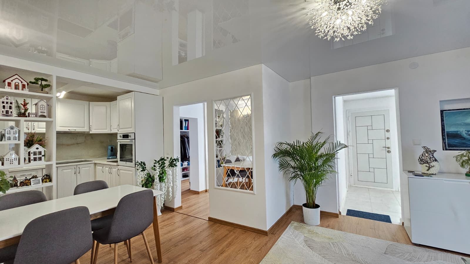 Изключителна едноетажна къща с просторен двор в спокойното село Кошарица