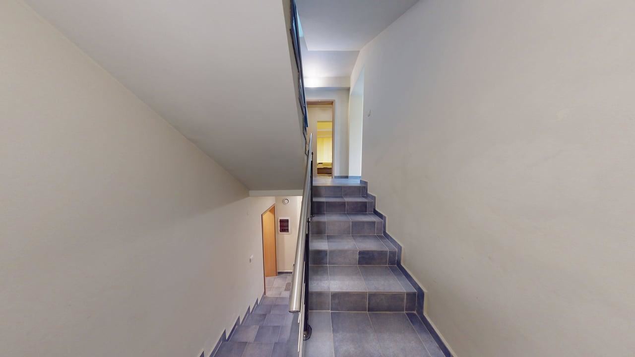 Панорамна четириетажна къща с 8 спални и морска гледка в к.к. Слънчев бряг – без такса поддръжка