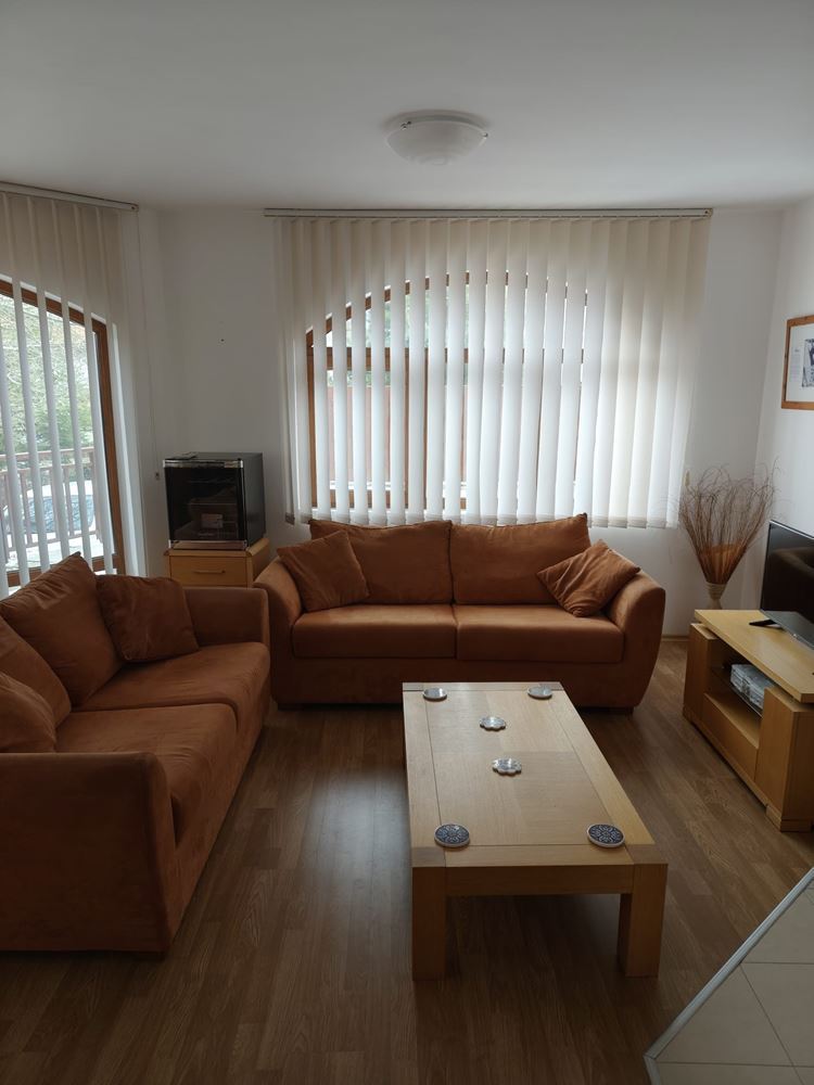 Луксозна двуетажна къща с басейн и красива панорама в престижен комплекс – Ахелой