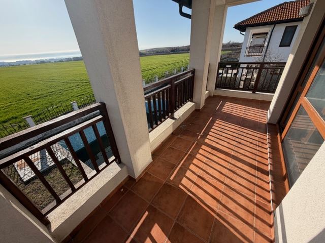 Луксозна двуетажна къща с гледка към морето в Ахелой