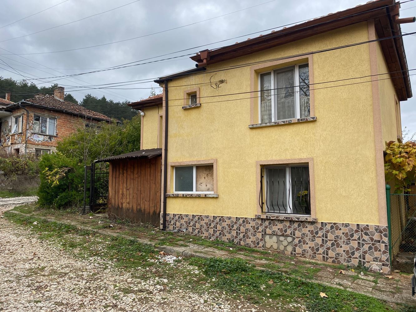 Двуетажна реновирана къща в град Малко Търново