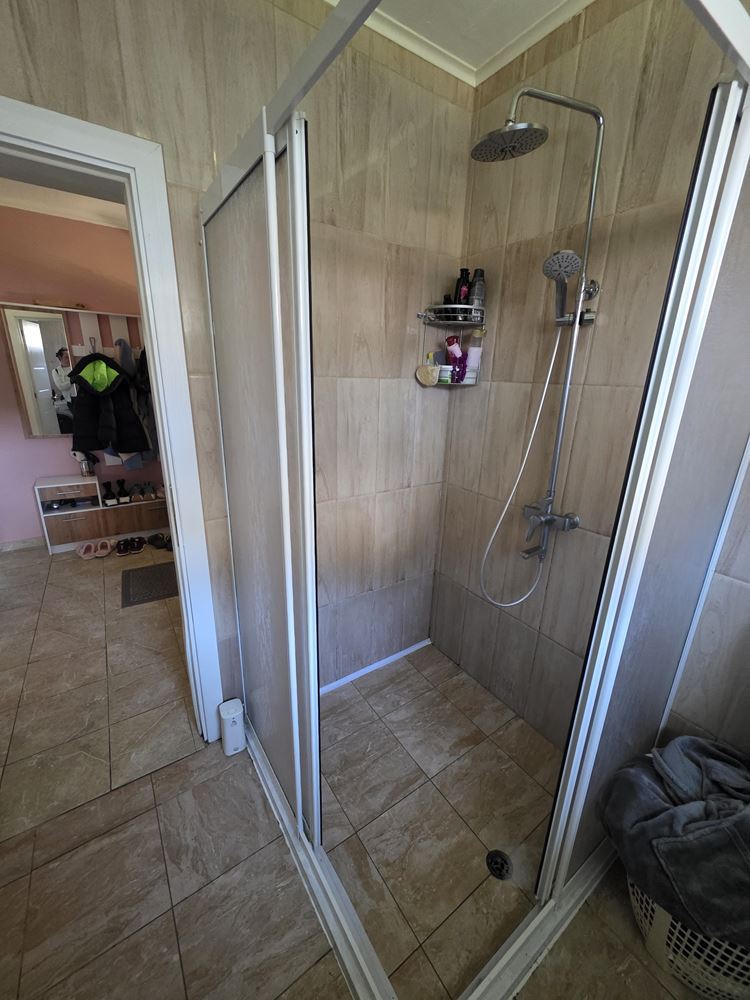 Прекрасна самостоятелна къща с двор в село Тънково – уют и спокойствие близо до Слънчев Бряг