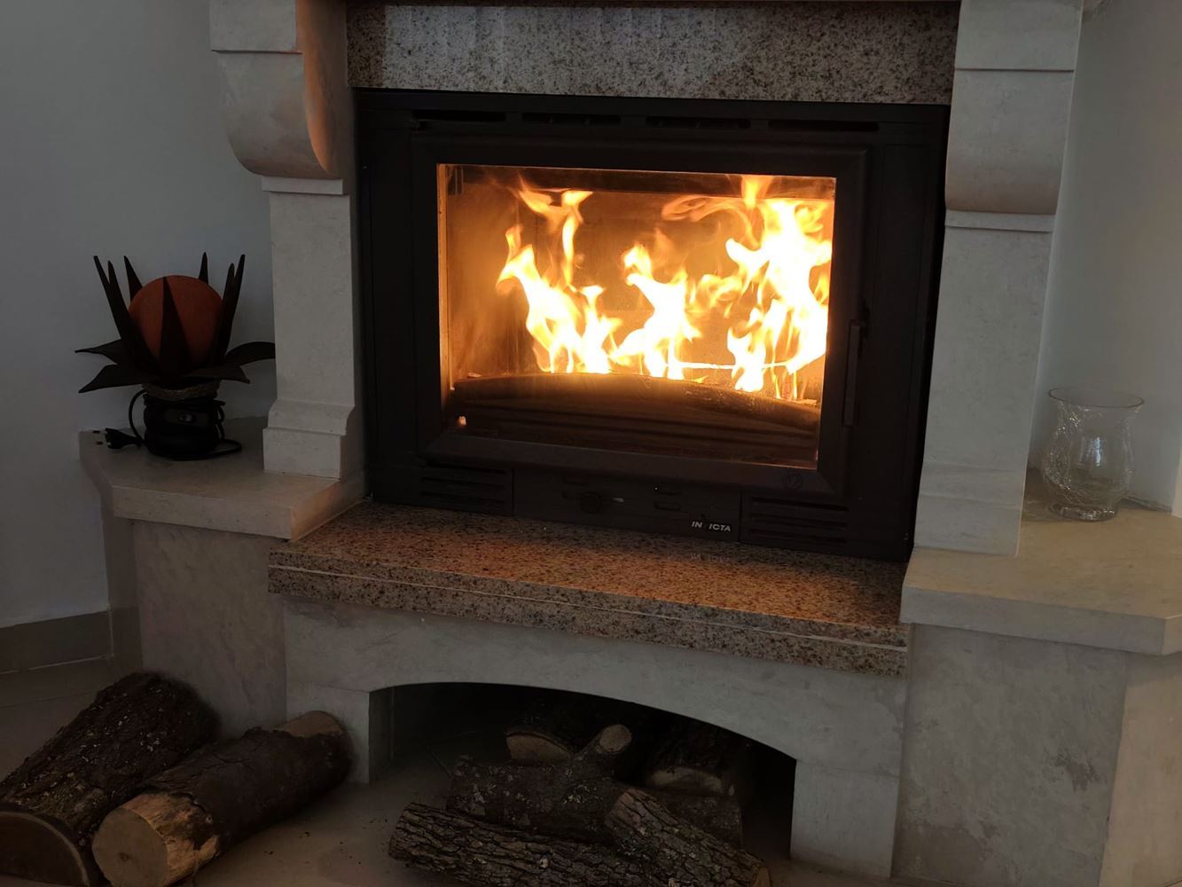 Луксозна двуетажна къща с басейн и красива панорама в престижен комплекс – Ахелой