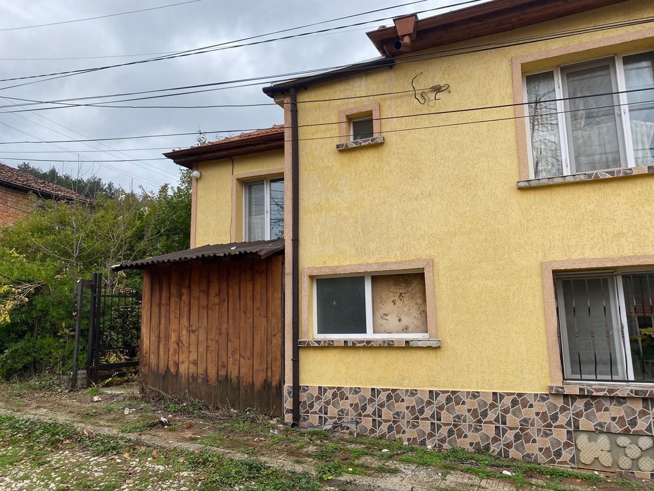 Двуетажна реновирана къща в град Малко Търново