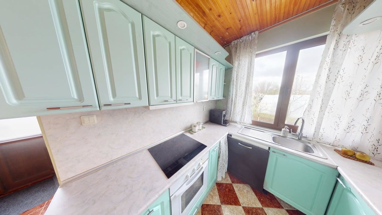 Двуетажна къща в село Порой - спокойствие, простор и уют близо до морето