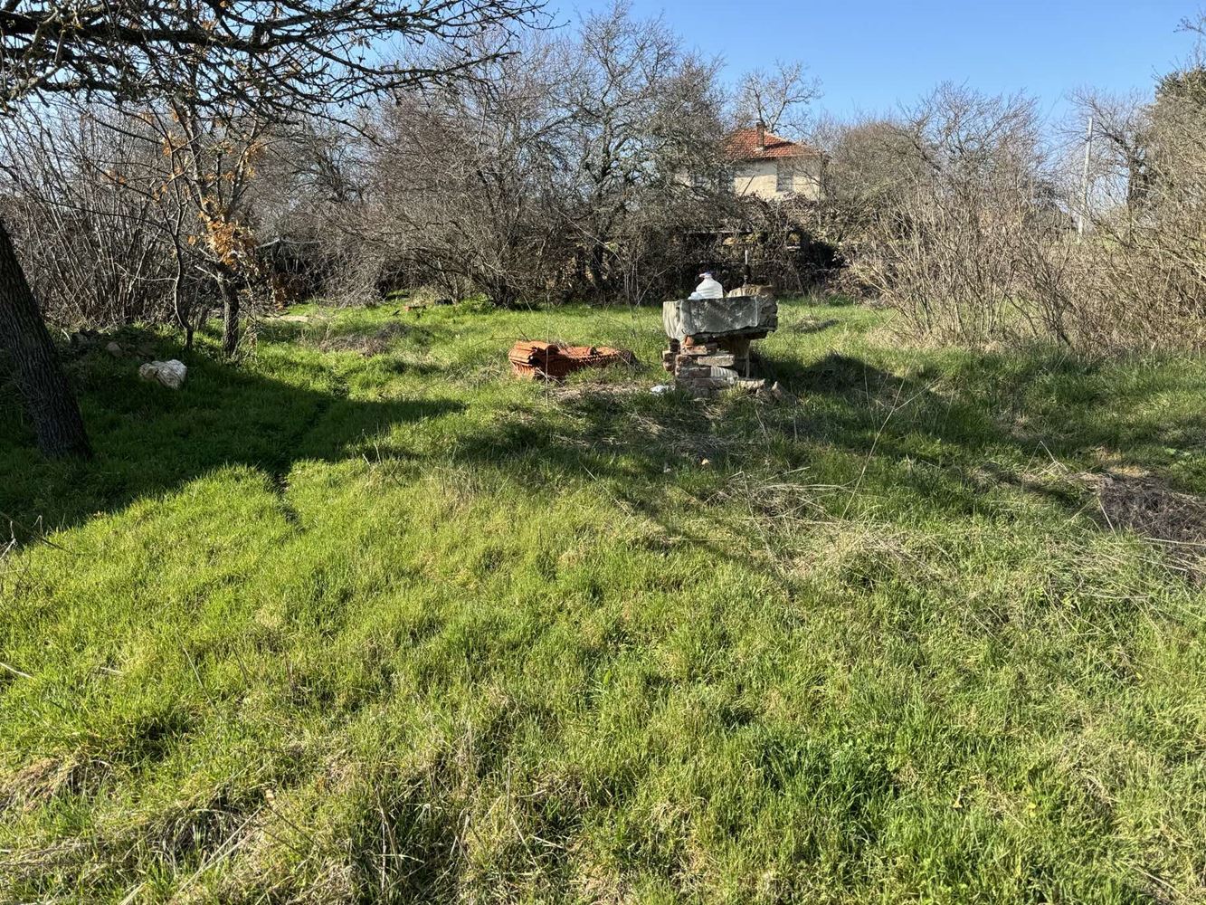Очарователна едноетажна къща в подножието на Странджа планина, село Визица