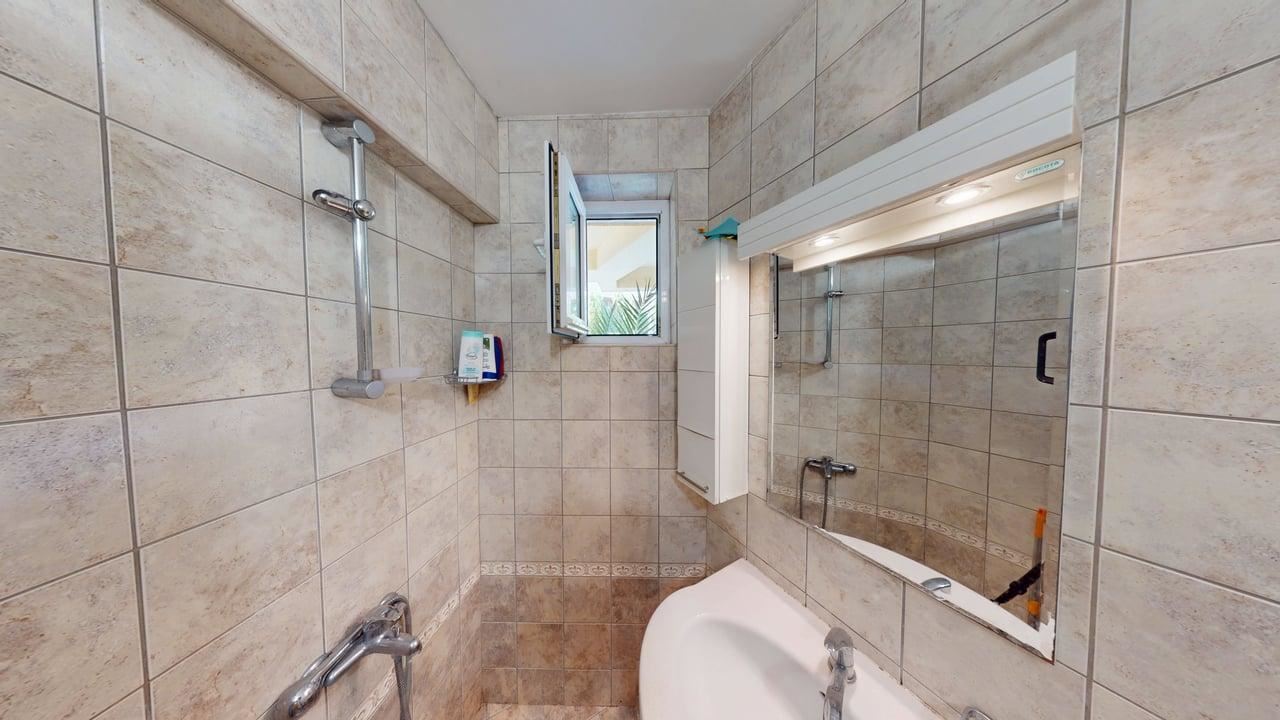 Панорамна четириетажна къща с 8 спални и морска гледка в к.к. Слънчев бряг – без такса поддръжка