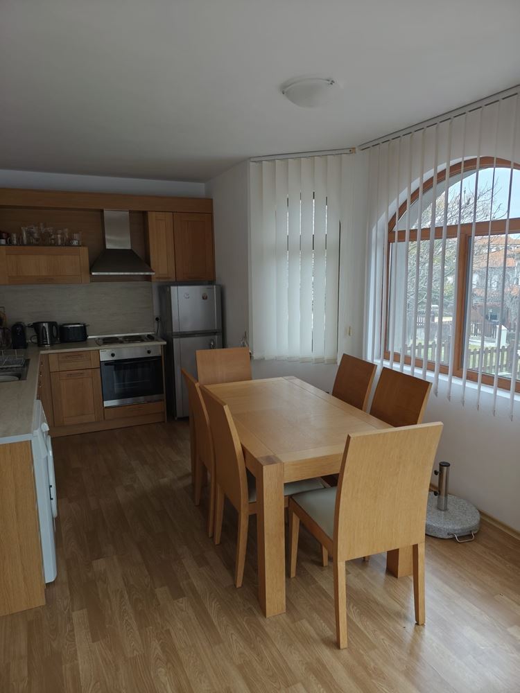 Луксозна двуетажна къща с басейн и красива панорама в престижен комплекс – Ахелой