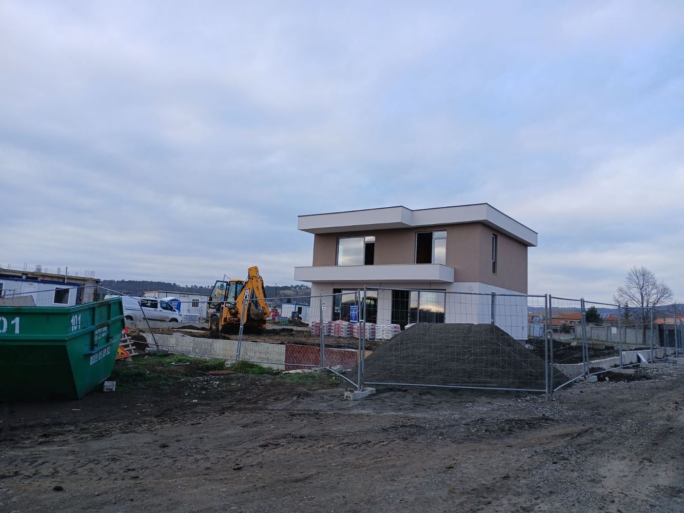 Модерна къща с пет стаи и 400 м² двор, без такса поддръжка във Ветрен, Бургас