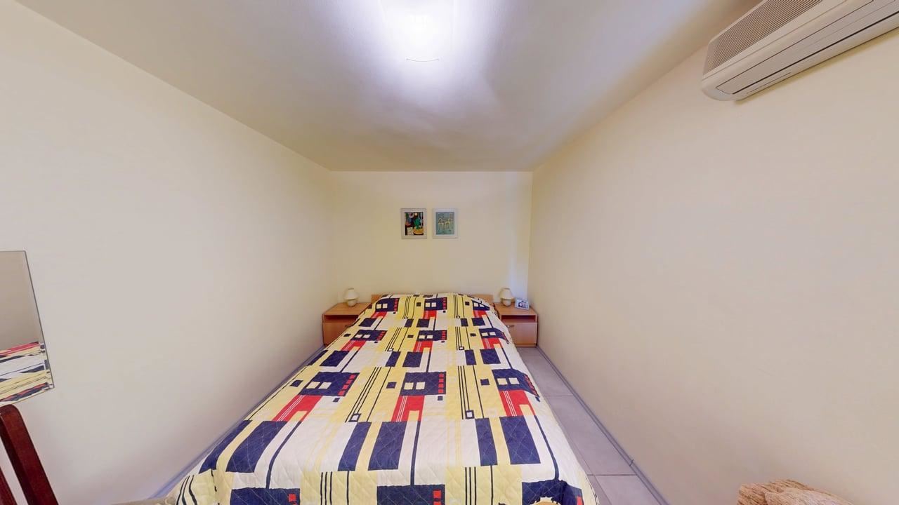 Панорамна четириетажна къща с 8 спални и морска гледка в к.к. Слънчев бряг – без такса поддръжка