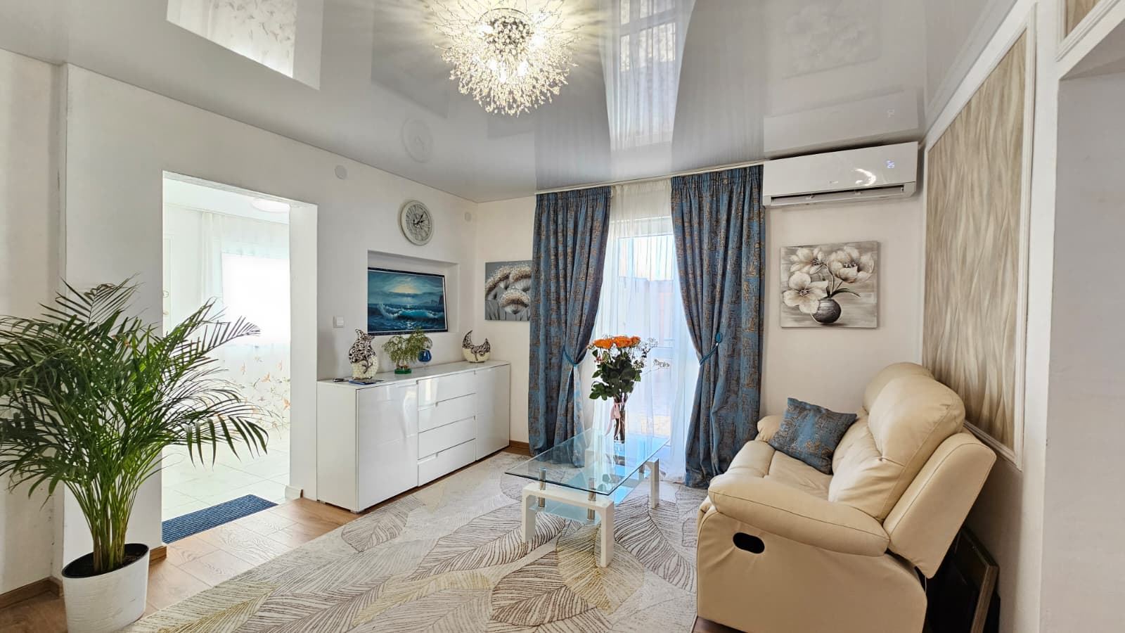 Изключителна едноетажна къща с просторен двор в спокойното село Кошарица