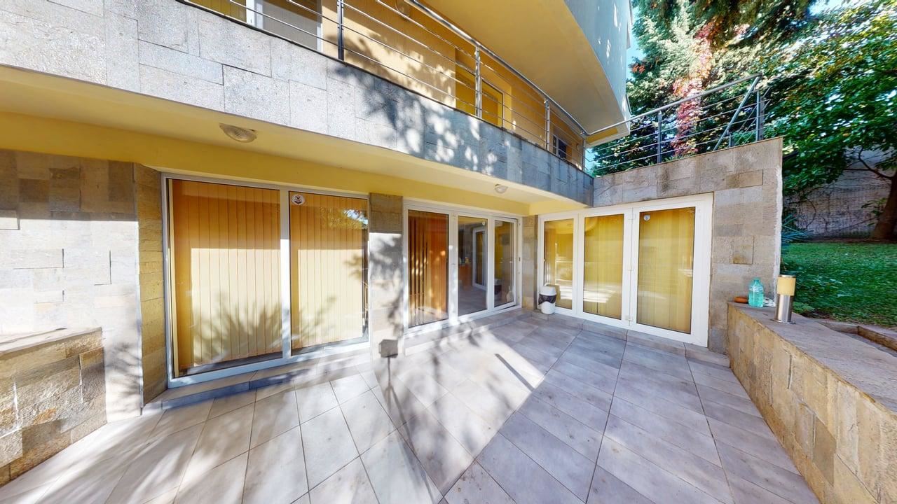 Панорамна четириетажна къща с 8 спални и морска гледка в к.к. Слънчев бряг – без такса поддръжка