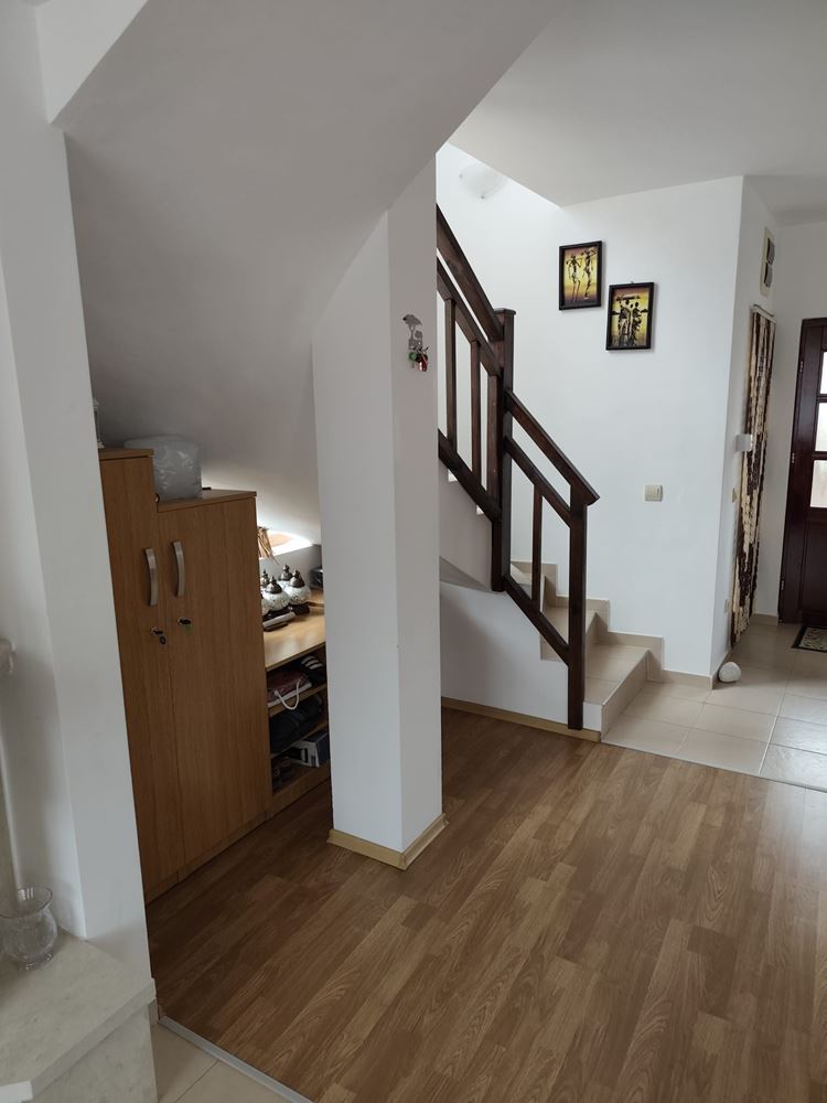 Луксозна двуетажна къща с басейн и красива панорама в престижен комплекс – Ахелой