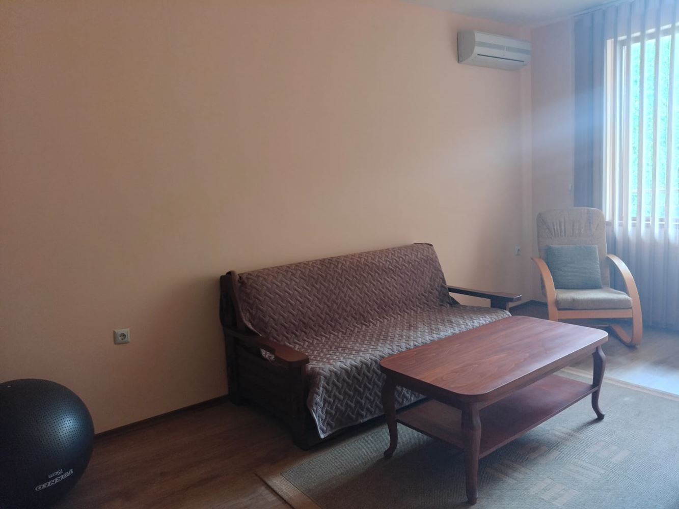 Просторна триетажна еднофамилна къща в центъра на Равда – комфорт, престиж и пълна самостоятелност