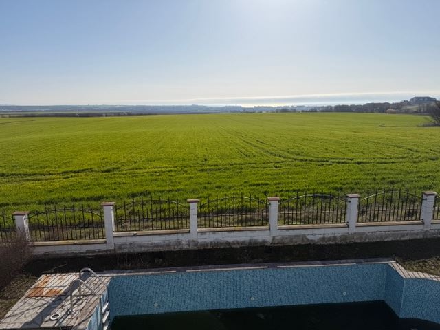 Луксозна двуетажна къща с гледка към морето в Ахелой