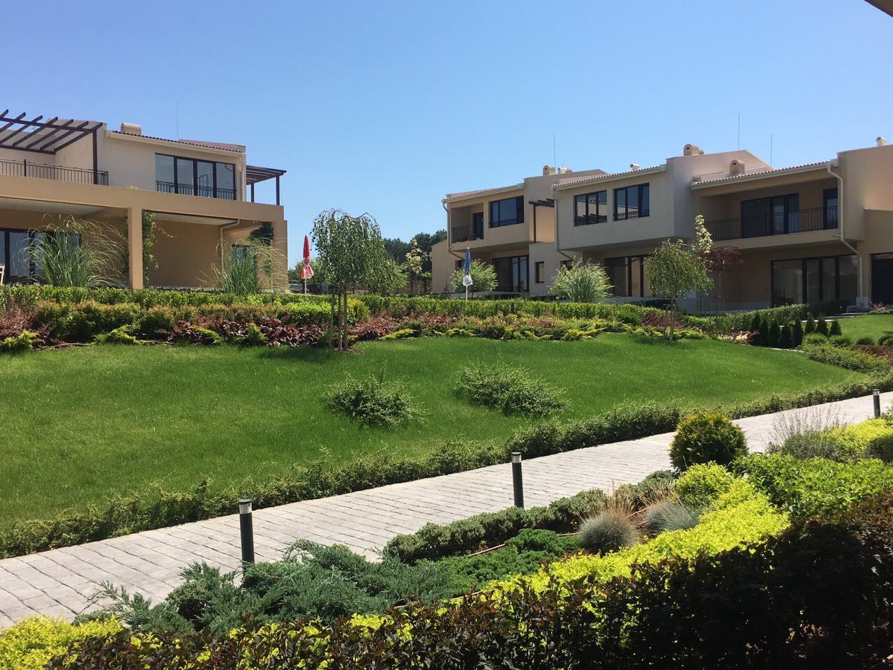 Къща на първа линия море в охраняем комплекс