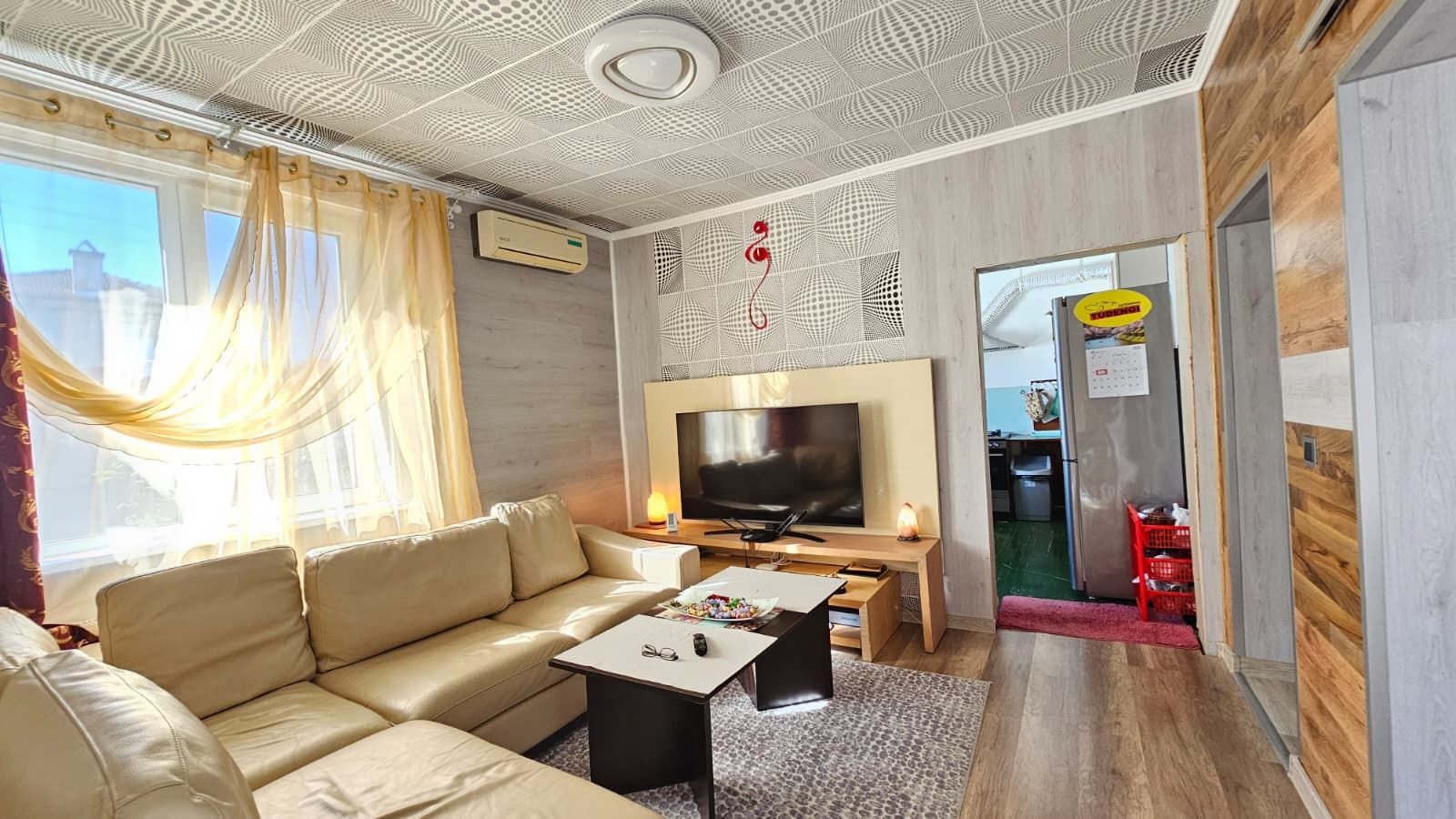 Отлична едноетажна къща с басейн и просторен двор в село Дюлево