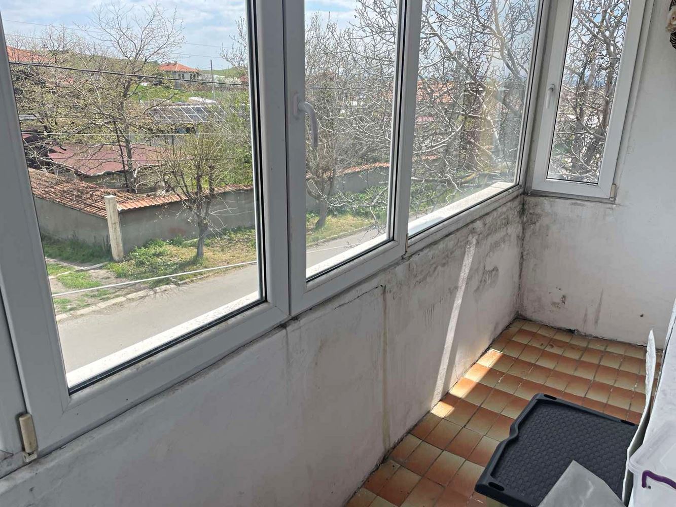 Самостоятелна част от къща с двор в Бургас – Банево, простор, функционалност и отлична локация до минералните бани