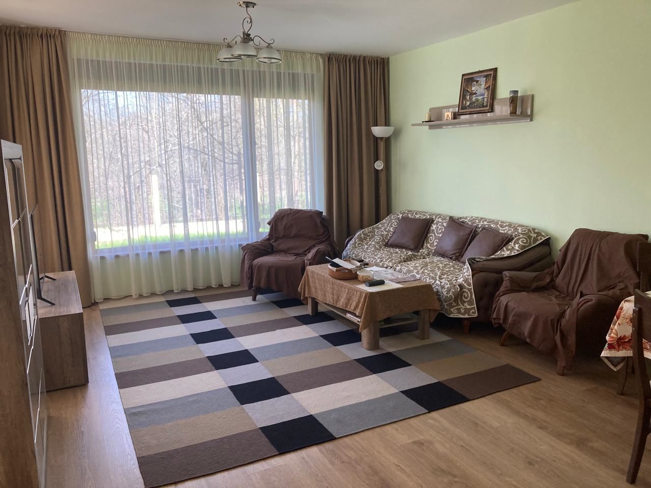 Просторна триетажна еднофамилна къща в центъра на Равда – комфорт, престиж и пълна самостоятелност