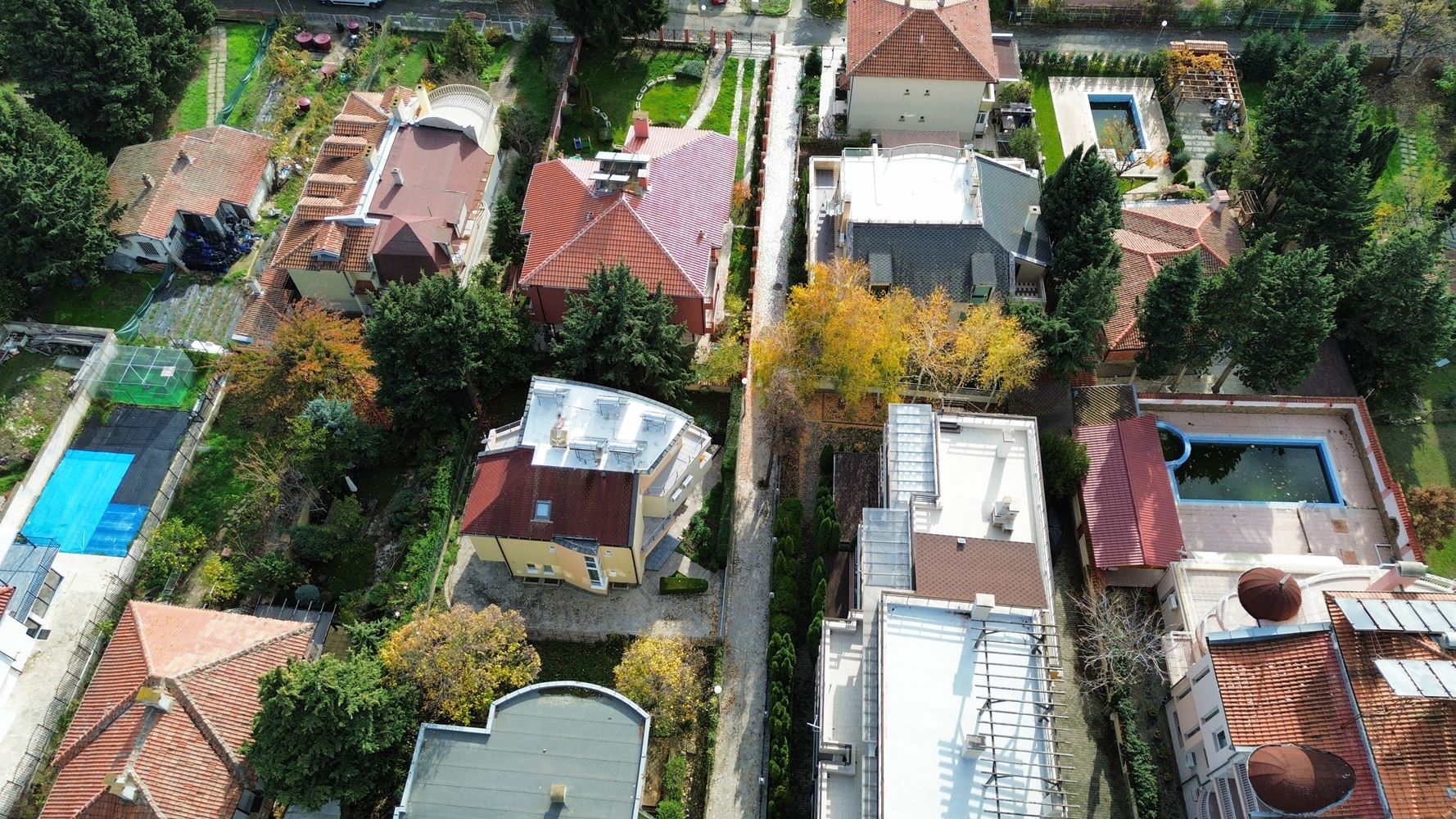 Панорамна четириетажна къща с 8 спални и морска гледка в к.к. Слънчев бряг – без такса поддръжка