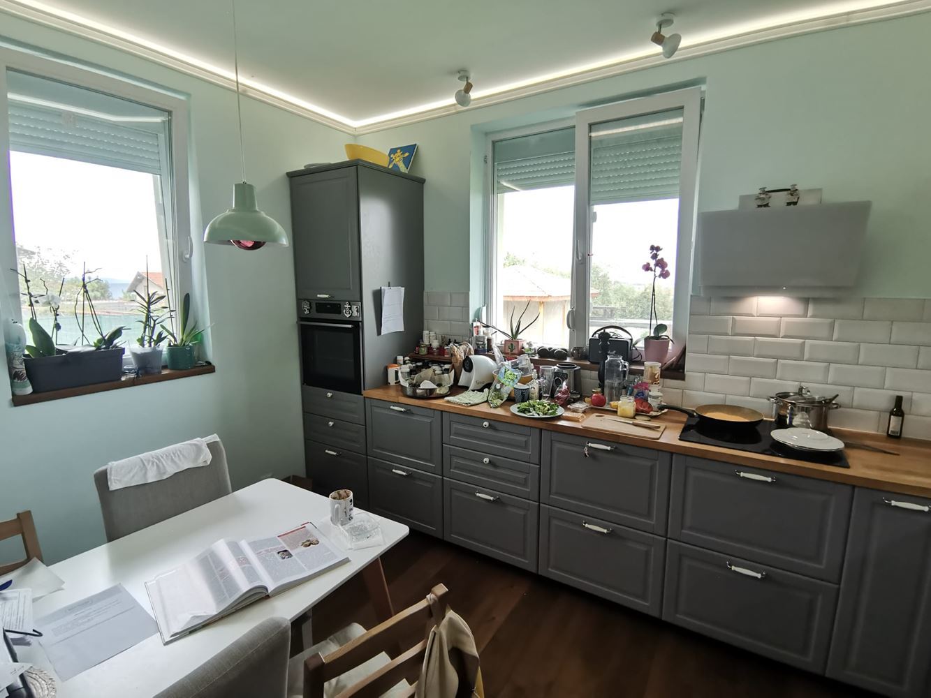 Модерна самостоятелна къща с морска панорама и отопляем басейн в Червенка, Черноморец