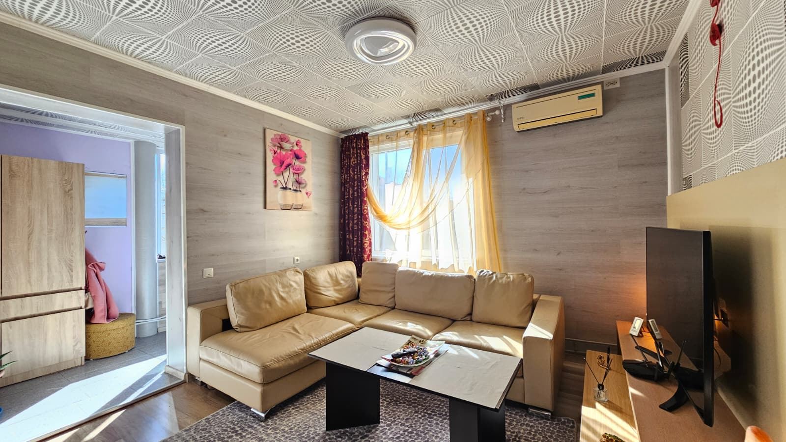 Отлична едноетажна къща с басейн и просторен двор в село Дюлево