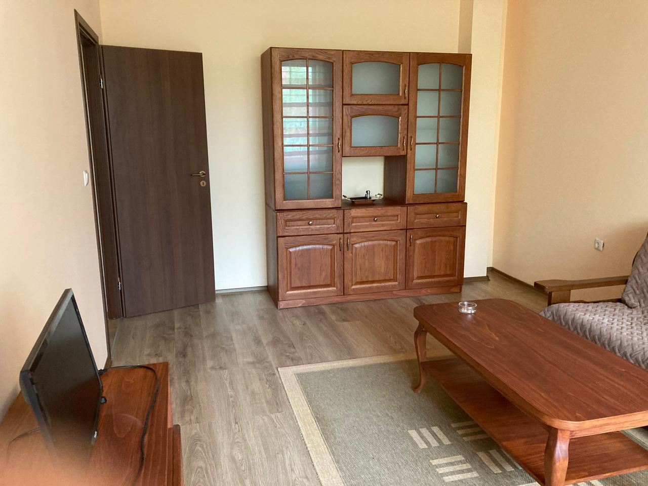 Просторна триетажна еднофамилна къща в центъра на Равда – комфорт, престиж и пълна самостоятелност