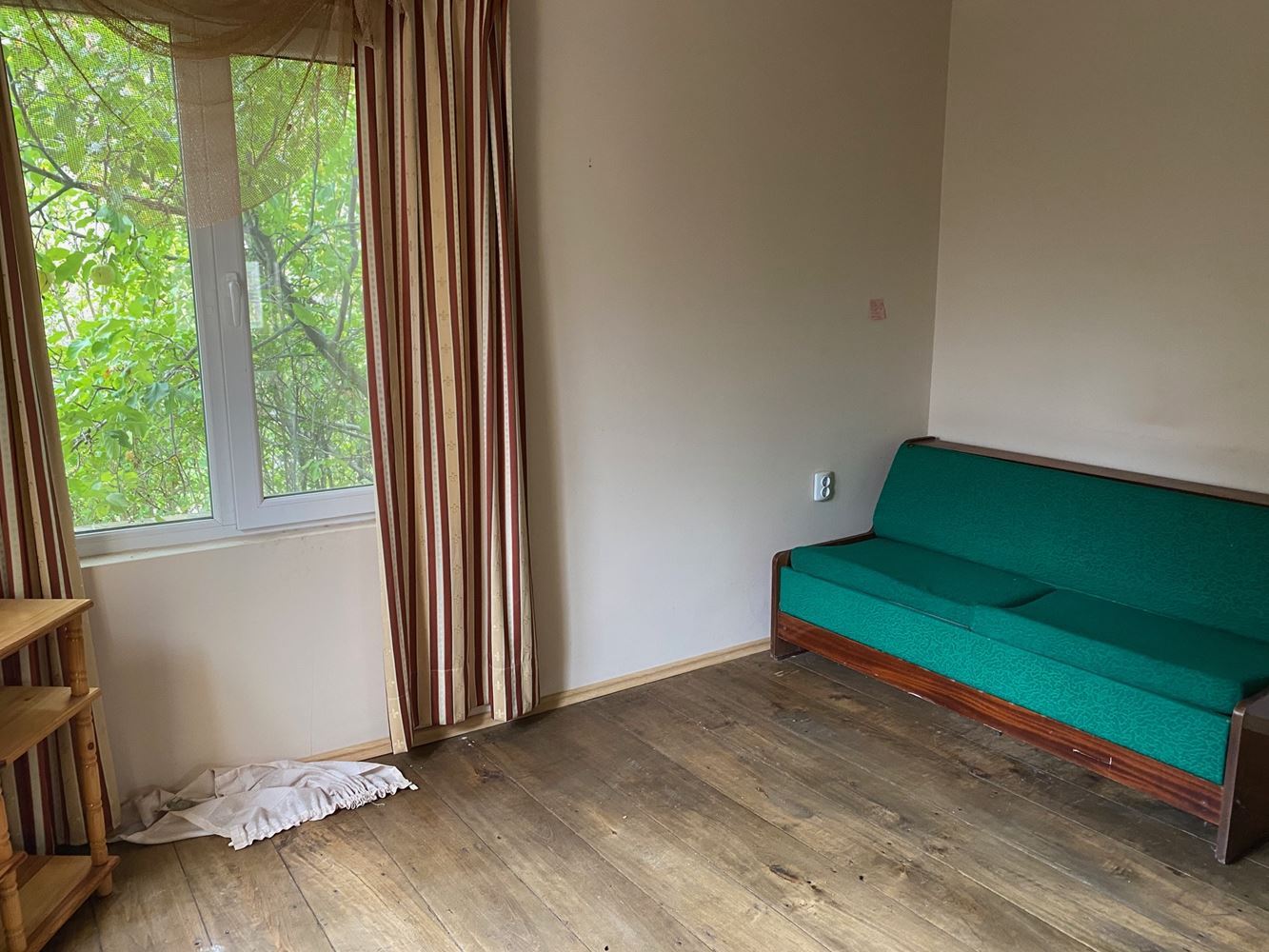 Двуетажна реновирана къща в град Малко Търново