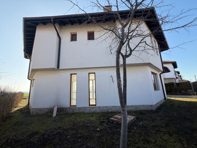 Луксозна двуетажна къща с гледка към морето в Ахелой