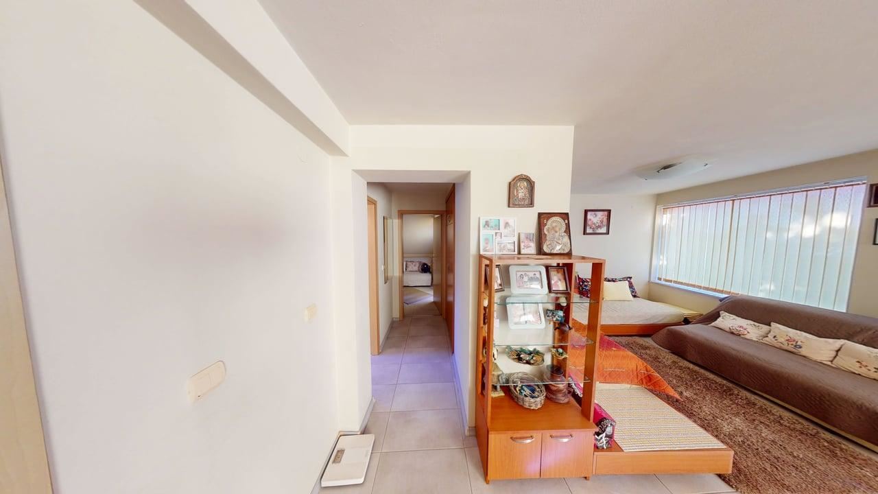 Панорамна четириетажна къща с 8 спални и морска гледка в к.к. Слънчев бряг – без такса поддръжка