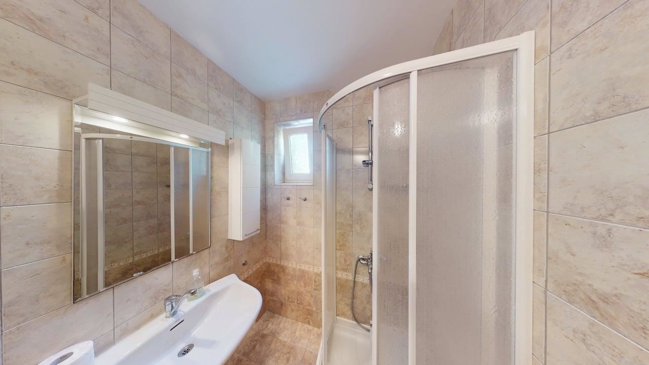 Панорамна четириетажна къща с 8 спални и морска гледка в к.к. Слънчев бряг – без такса поддръжка