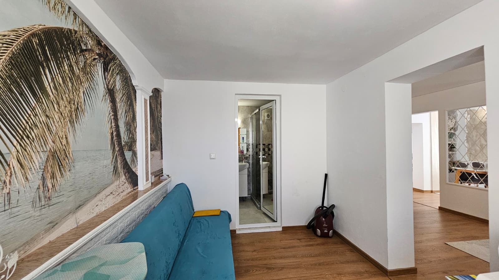 Изключителна едноетажна къща с просторен двор в спокойното село Кошарица