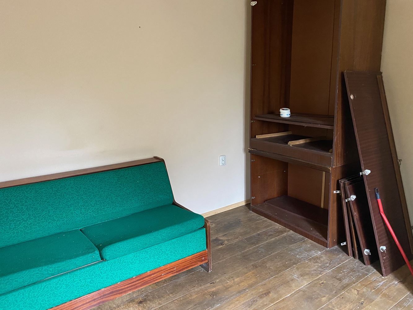 Двуетажна реновирана къща в град Малко Търново