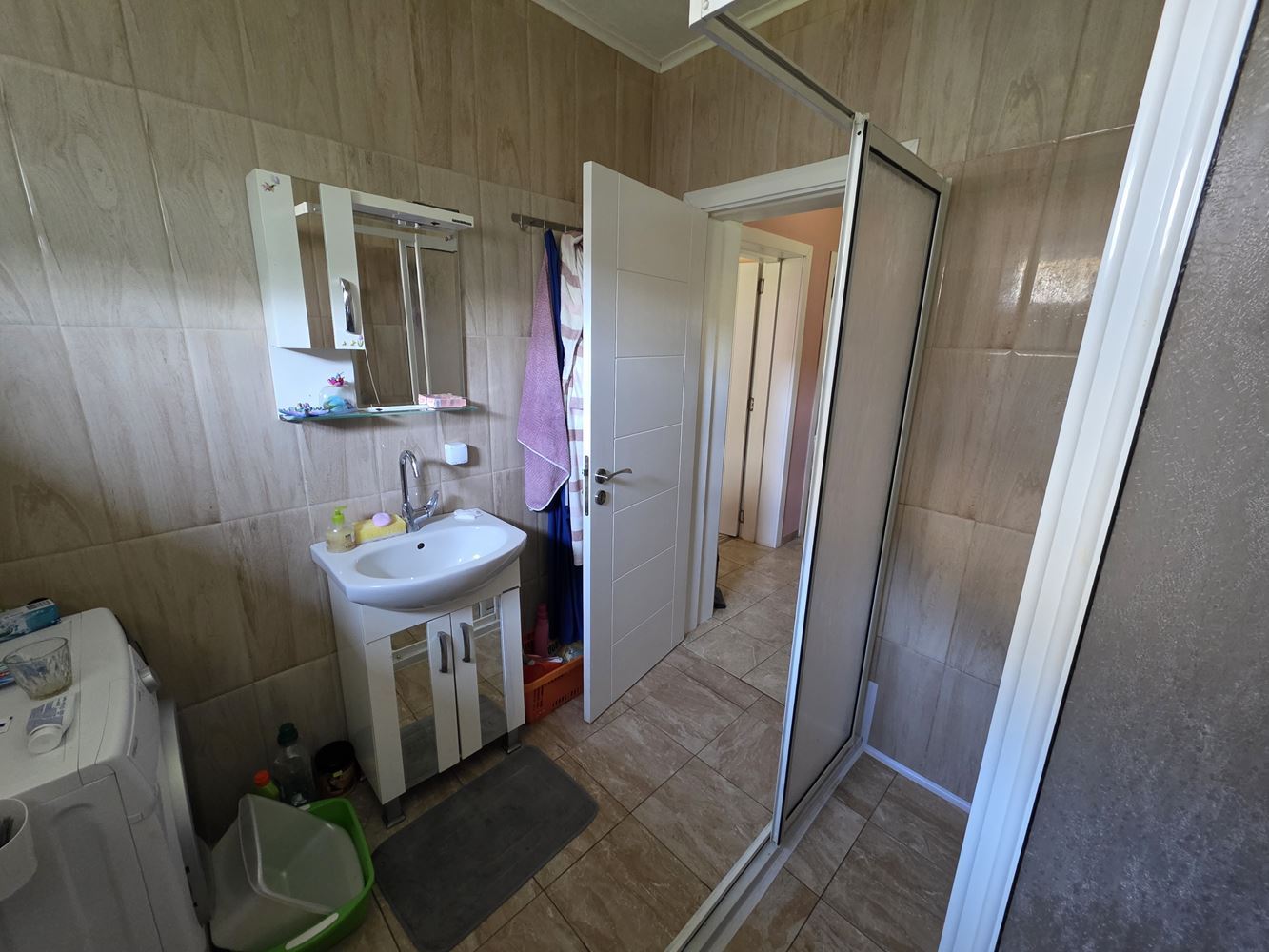 Прекрасна самостоятелна къща с двор в село Тънково – уют и спокойствие близо до Слънчев Бряг