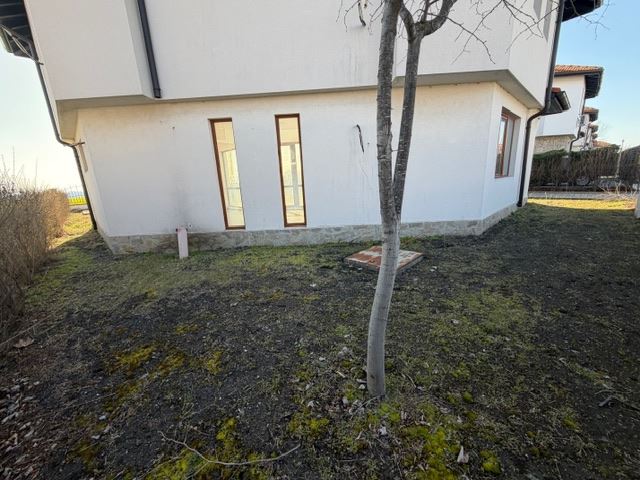 Луксозна двуетажна къща с гледка към морето в Ахелой