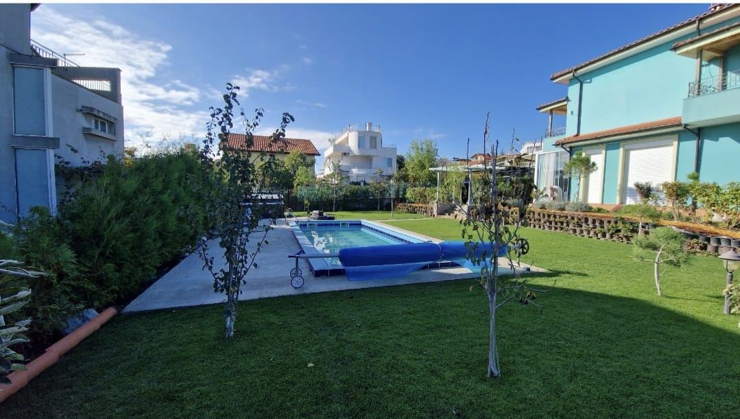 Модерна самостоятелна къща с морска панорама и отопляем басейн в Червенка, Черноморец