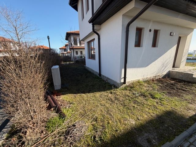 Луксозна двуетажна къща с гледка към морето в Ахелой