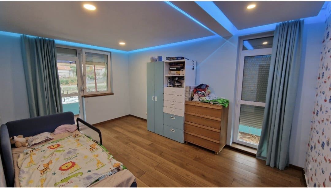 Модерна самостоятелна къща с морска панорама и отопляем басейн в Червенка, Черноморец