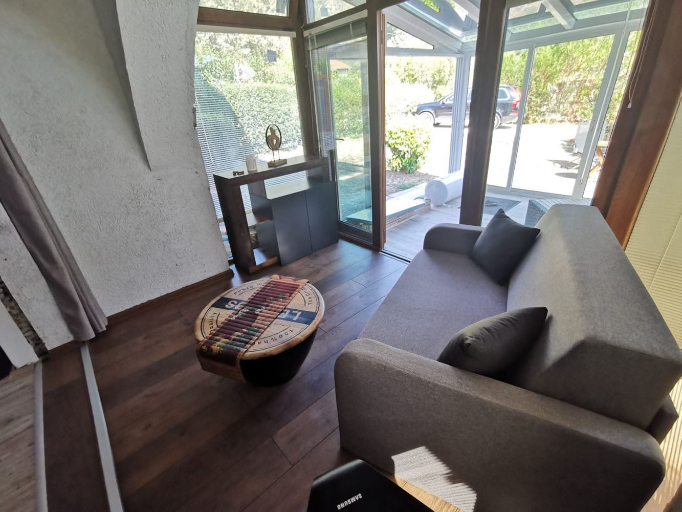 Двуетажна самостоятелна къща в с. Горица – напълно обновен дом с двор и прекрасна веранда