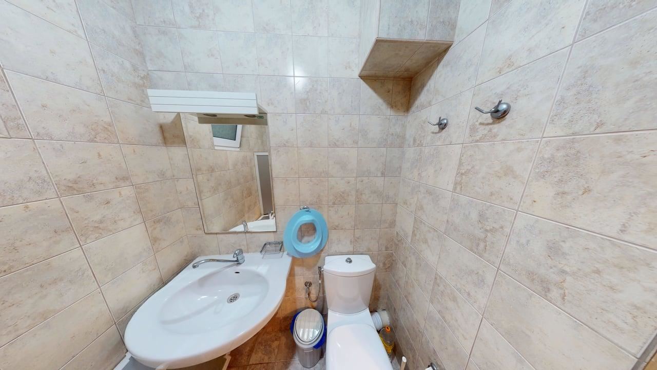 Панорамна четириетажна къща с 8 спални и морска гледка в к.к. Слънчев бряг – без такса поддръжка