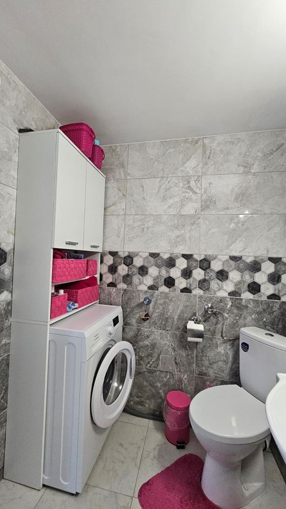 Изключителна едноетажна къща с просторен двор в спокойното село Кошарица