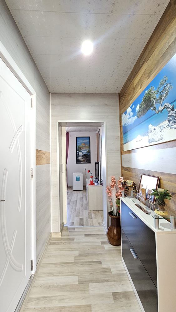 Отлична едноетажна къща с басейн и просторен двор в село Дюлево