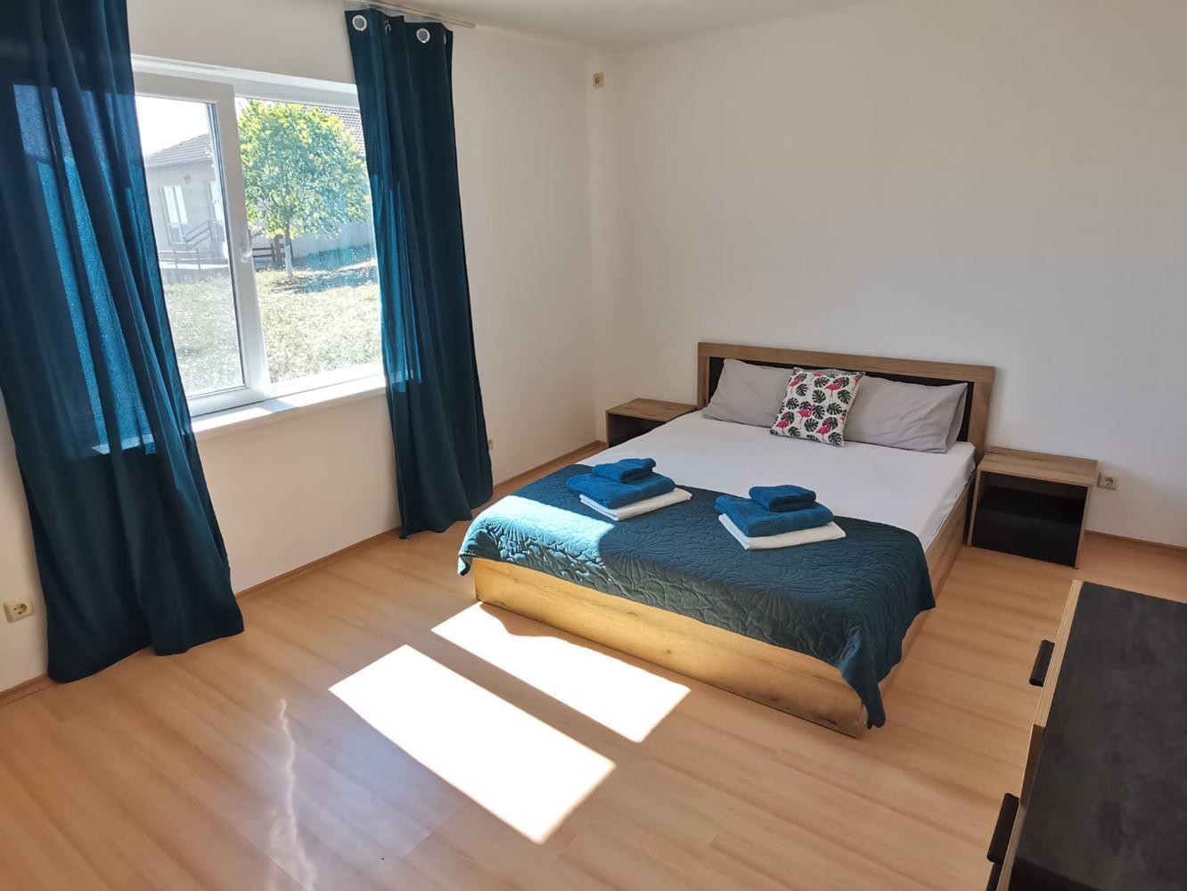 Просторна едноетажна къща с панорамни гледки в екокомплекс на Стара планина