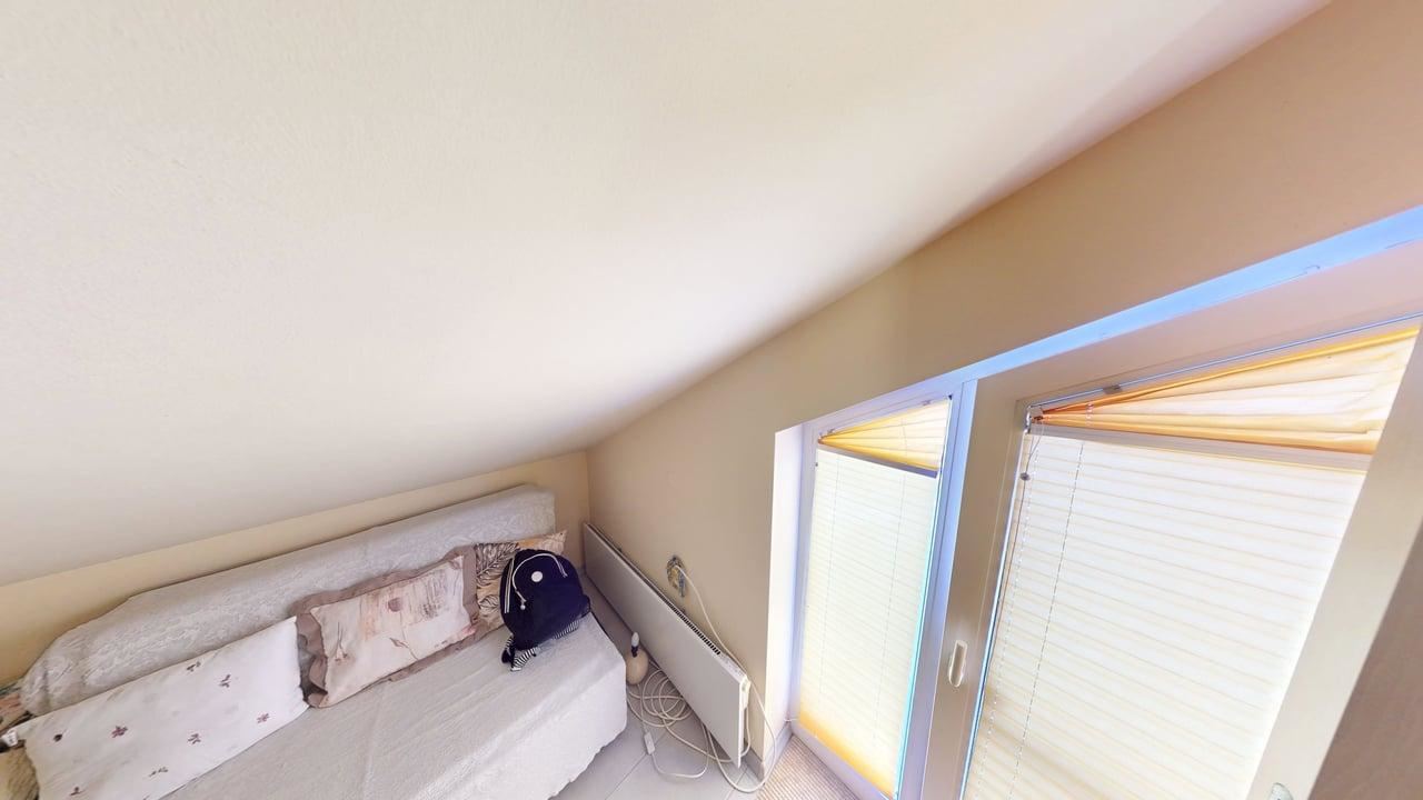 Панорамна четириетажна къща с 8 спални и морска гледка в к.к. Слънчев бряг – без такса поддръжка