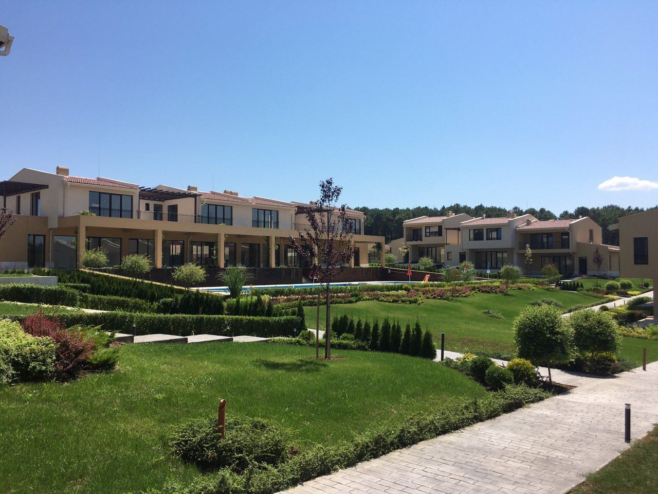 Къща на първа линия море в охраняем комплекс