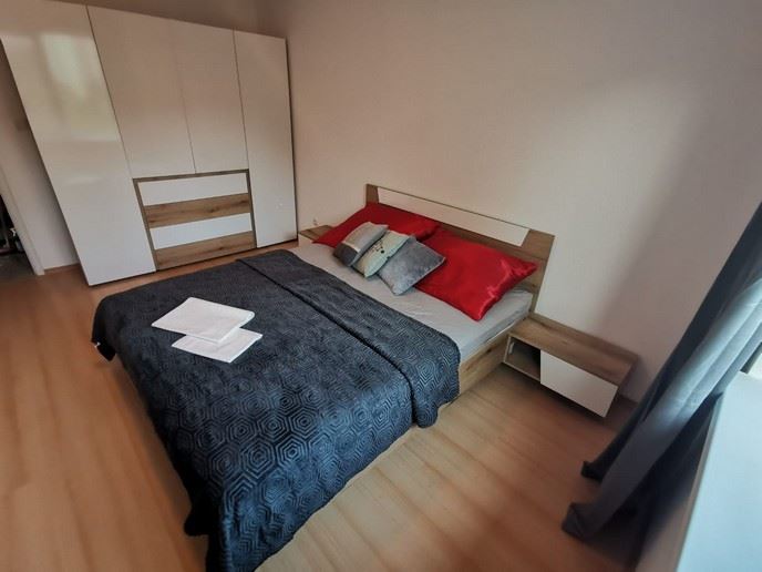 Просторна едноетажна къща с панорамни гледки в екокомплекс на Стара планина